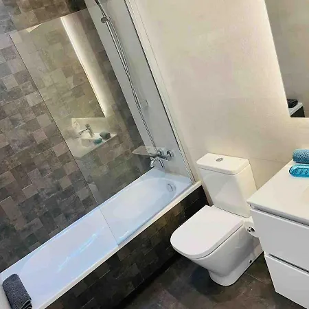 Perfectly Located 4 Bed Family In Sunny *