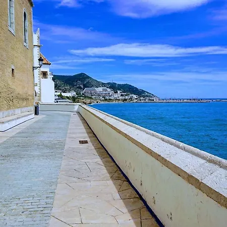 Perfectly Located 4 Bed Family In Sunny * Sitges