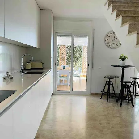 Perfectly Located 4 Bed Family In Sunny Villa *