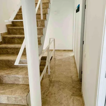 Perfectly Located 4 Bed Family In Sunny Villa Sitges