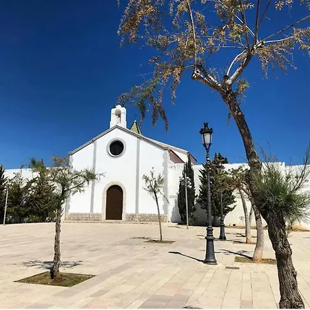 Villa Perfectly Located 4 Bed Family In Sunny Sitges